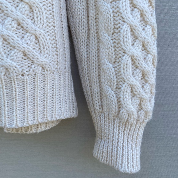 100% Virgin Wool Cable Knit Cream Sweater. - Picture 5 of 7